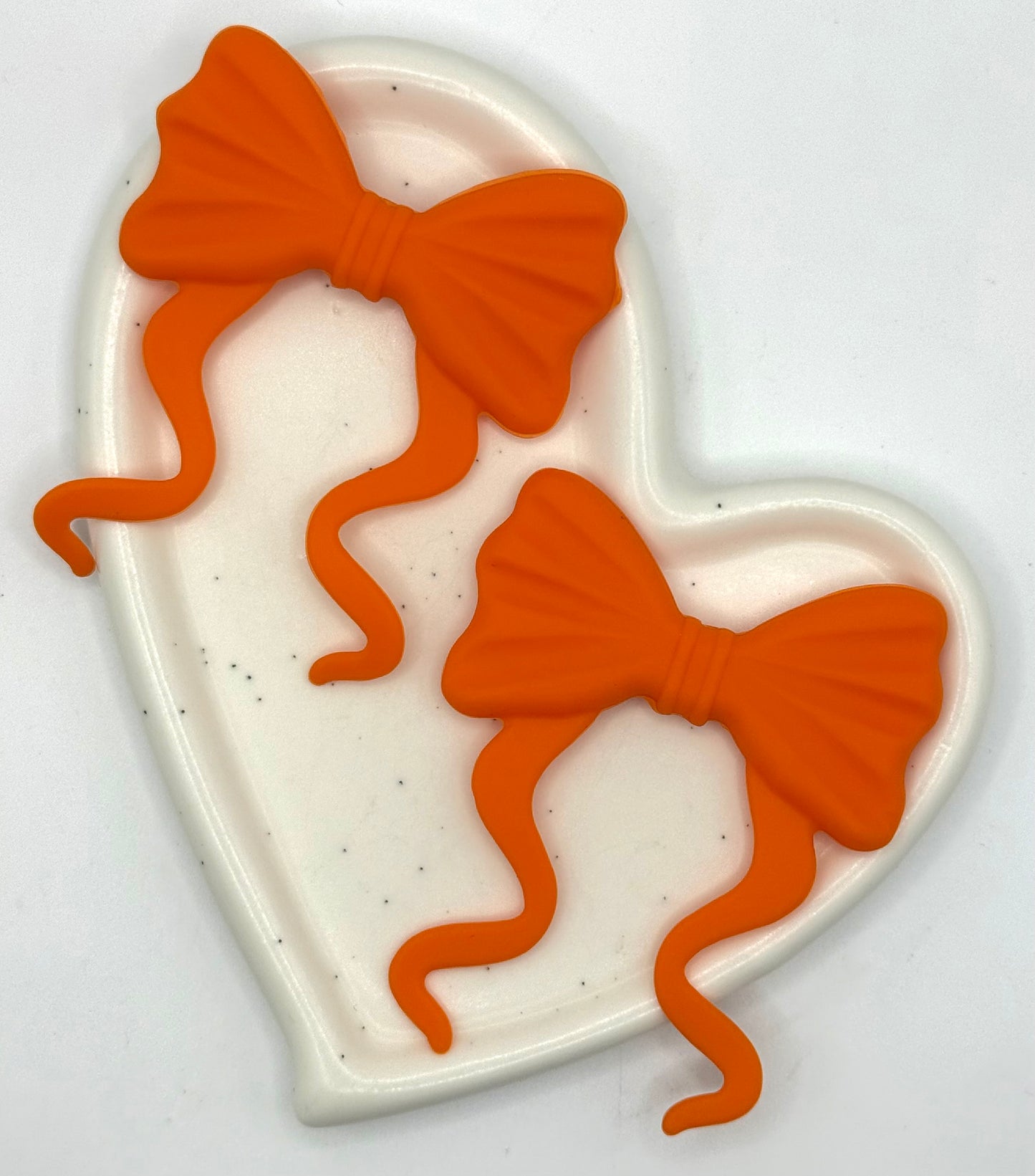 Curly Bow | Silicone Focal Bead