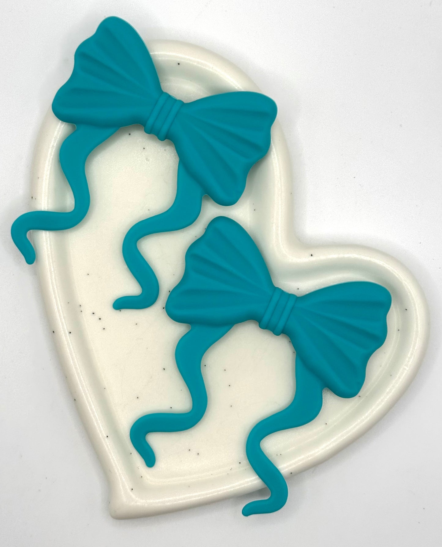 Curly Bow | Silicone Focal Bead