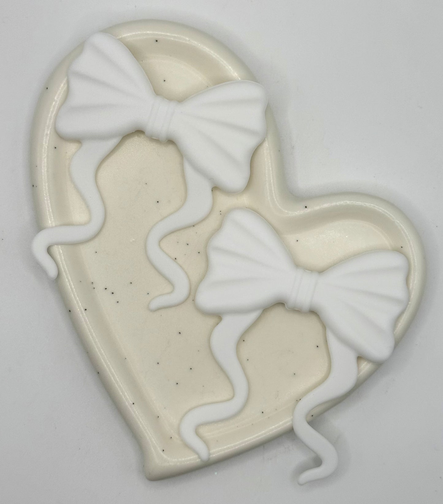 Curly Bow | Silicone Focal Bead