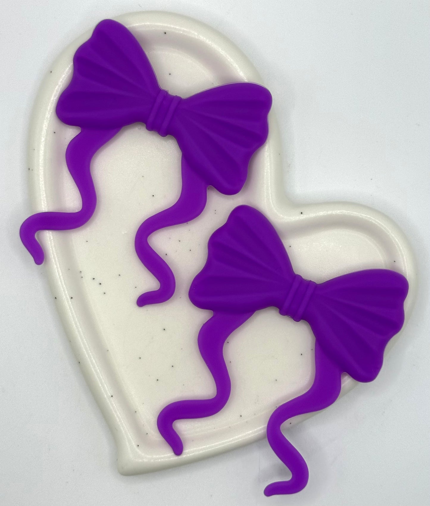Curly Bow | Silicone Focal Bead