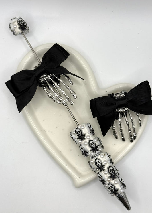 Deadly Cute Skeleton Hand & Bow | Alloy Focal Bead