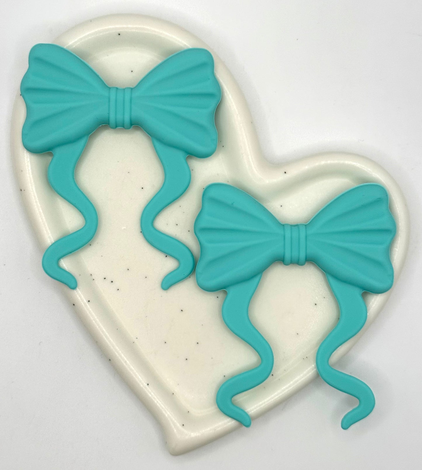 Curly Bow | Silicone Focal Bead