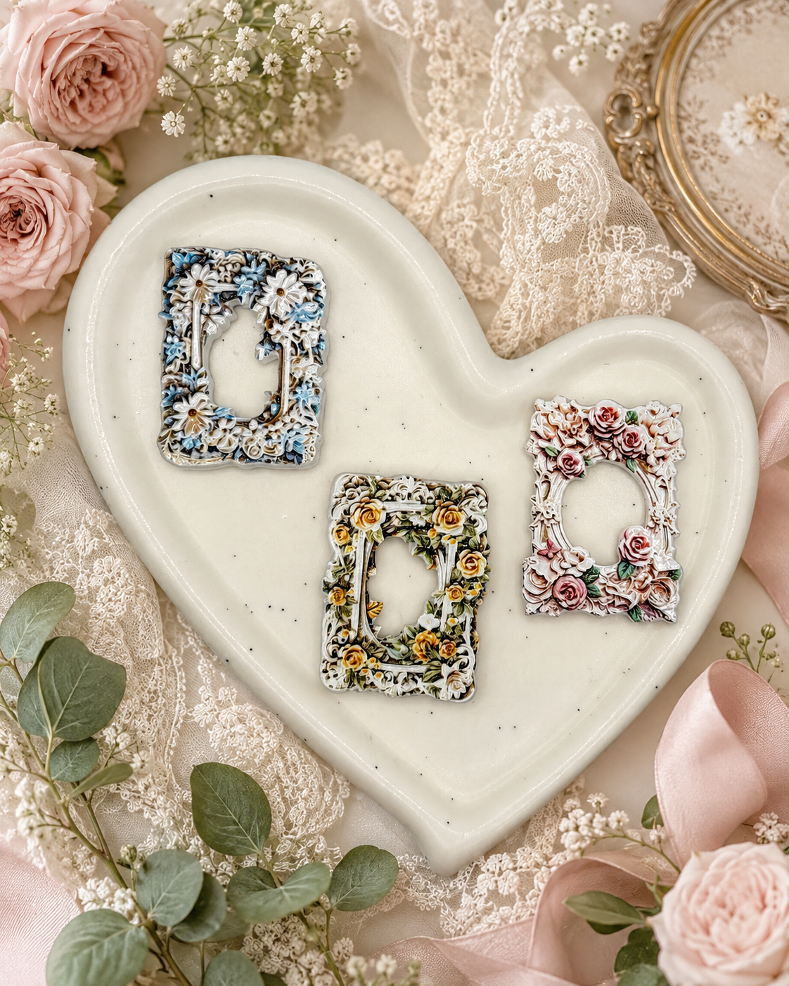 Vintage Garden Frame | Random Colour | Acrylic Focal Beads